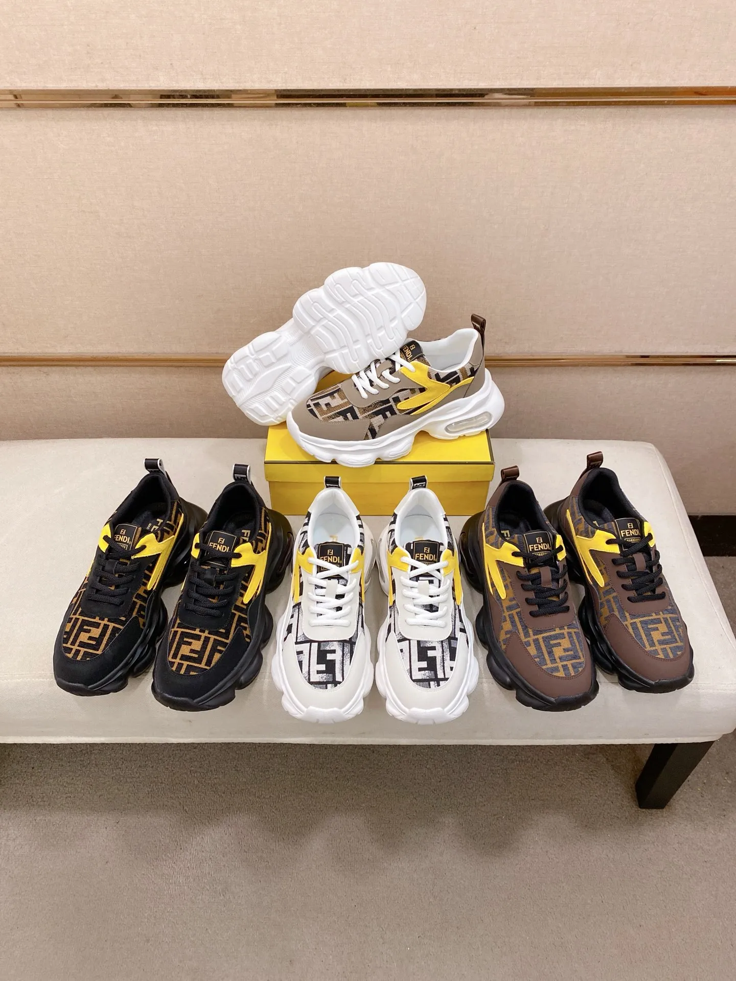 Factory price 442💰 (fendi) New style 👊🏻 upper 🇮🇹 imported cowhide fabric 🇩🇪 lining imported sheepskin lining. The original outsole is molded to highlight the identity of every man, and the upper foot is elegant and stable🚶🏻🚶🏻The high-end custom counters reproduce the original version📯No matter the wind or rain, the shoe last remains unchanged and can withstand the verification of time🔍️,🔵 Size: 38-44